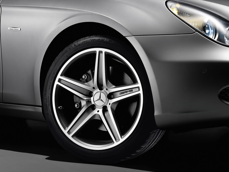 Illustration for article titled Mercedes-Benz CLS Grand Edition Adds More Style, Little Substance